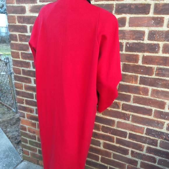 Vintage Valentine red wool overcoat with velvet collar 14 - Picture 5 of 16